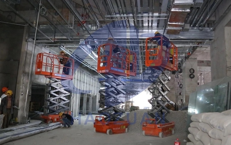 豪钻升降机作业案例